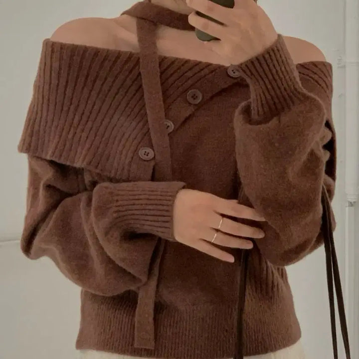 [BUNJANG] Loose Fit Off-Shoulder Tie Button Knit Top / 봄 루즈핏 타이 버튼 단추 오프숄더 니트 꽃놀이룩 벚꽃룩 에이블리