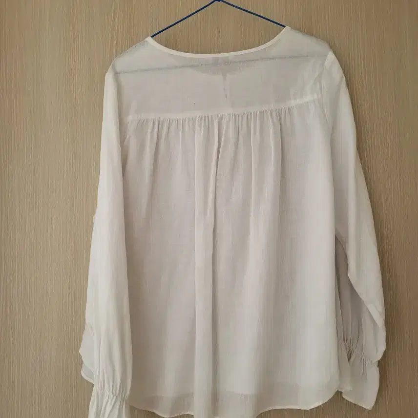 [SOLD OUT] 아이보리 블라우스