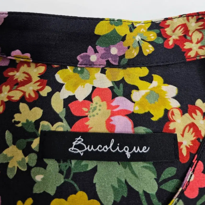 [BUNJANG] Vicolique Floral Rayon Blouse / 비꼴리끄  플라워 레이온 블라우스