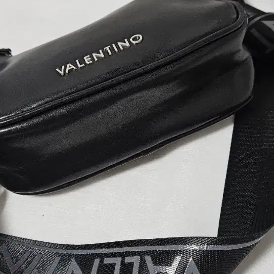 [BUNJANG] Valentino Black Leather Shoulder Bag / 발렌티노 블랙 레더 숄더백