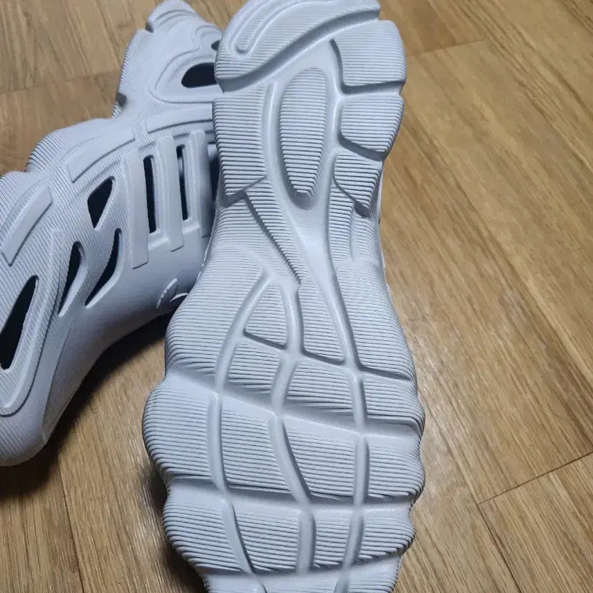 [BUNJANG] Adidas Adiform Supernova Light Grey Sneakers / 아디다스 아디폼 슈퍼노바 라이트 그레이 265