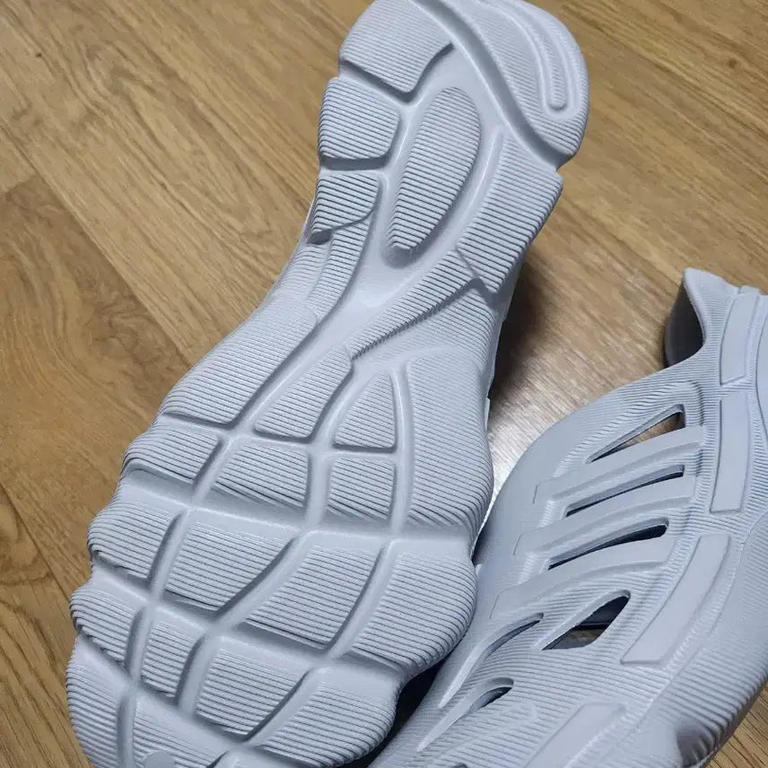 [BUNJANG] Adidas Adiform Supernova Light Grey Sneakers / 아디다스 아디폼 슈퍼노바 라이트 그레이 265