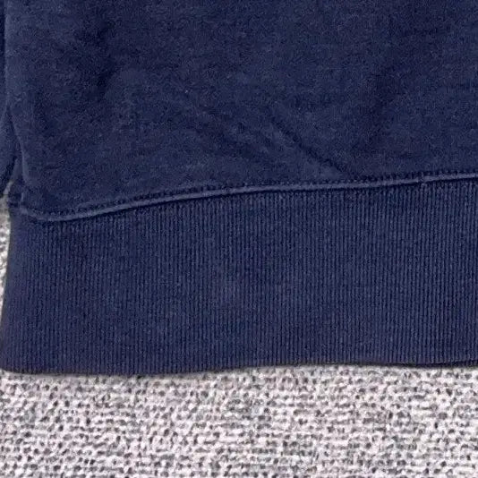 [BUNJANG] Yale Navy Logo Sweatshirt L / 예일 네이비 로고 맨투맨 L