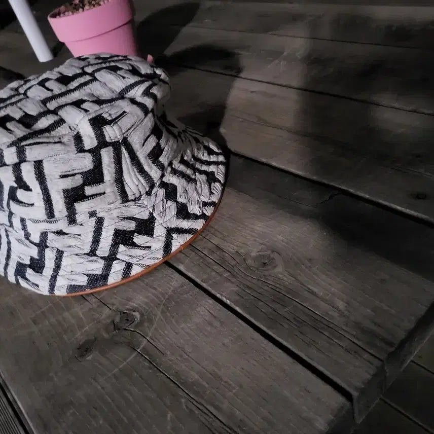 [BUNJANG] Fendi FF Logo Bucket Hat / (정품)펜디 FF 로고 버킷햇 남녀공용 F