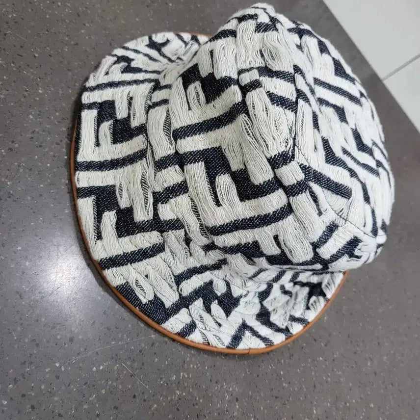 [BUNJANG] Fendi FF Logo Bucket Hat / (정품)펜디 FF 로고 버킷햇 남녀공용 F