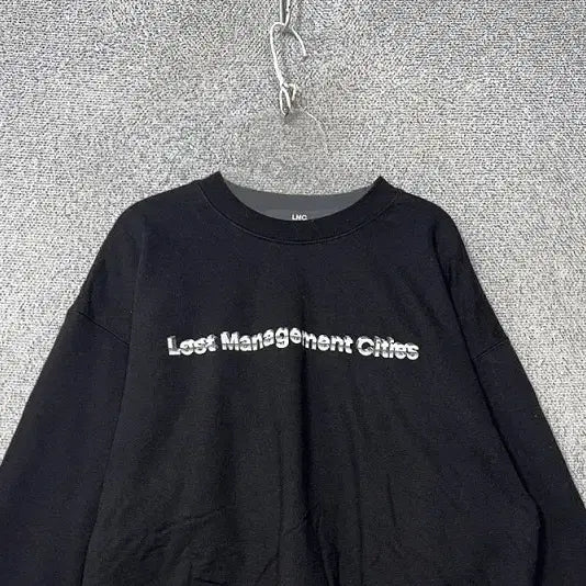 [BUNJANG] LMC Embroidered Logo Sweatshirt / 엘엠씨 자수 로고 스웻셔츠 S