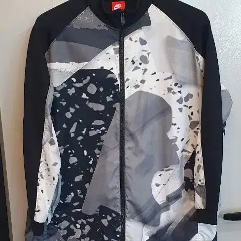 [BUNJANG] Nike Pattern Windbreaker Jacket / 나이키 패턴 바람막이 자켓 M