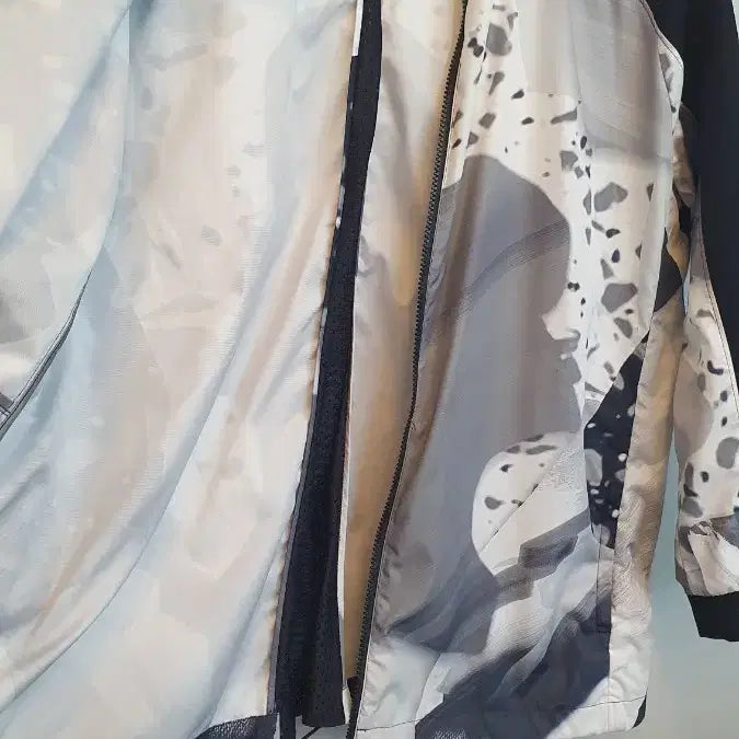 [BUNJANG] Nike Pattern Windbreaker Jacket / 나이키 패턴 바람막이 자켓 M
