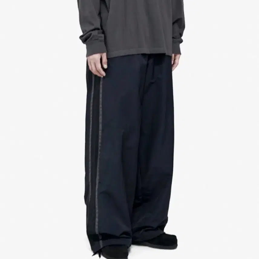 [SOLD OUT] 폴리테루 정규 나일론 트랙 팬츠 다크네이비 2