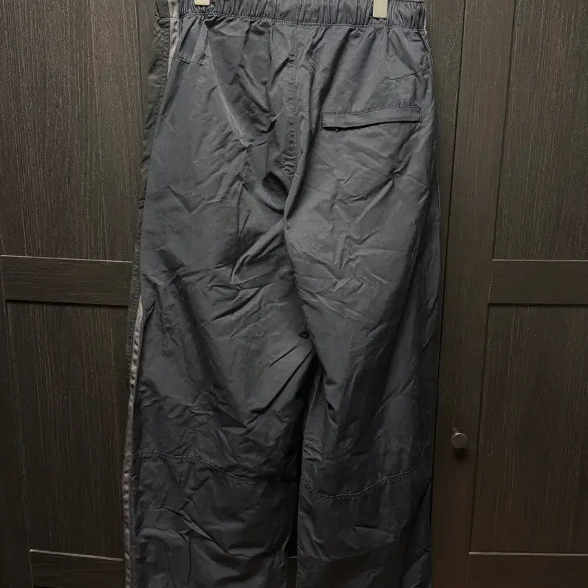 [SOLD OUT] 폴리테루 정규 나일론 트랙 팬츠 다크네이비 2