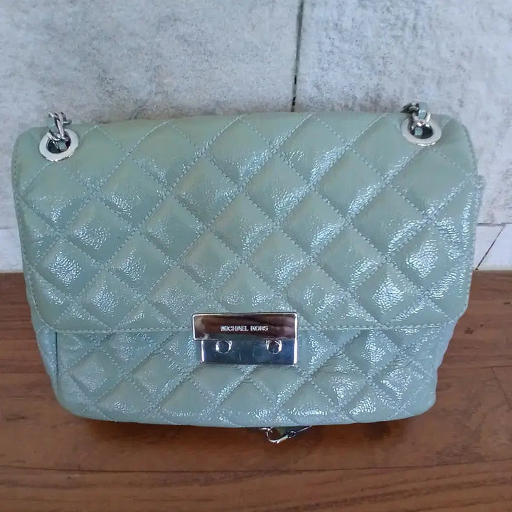 [BUNJANG] Michael Kors Quilted Chain Crossbody Bag / 26-4 마이클코어스 퀼팅 체인 크로스백 민트