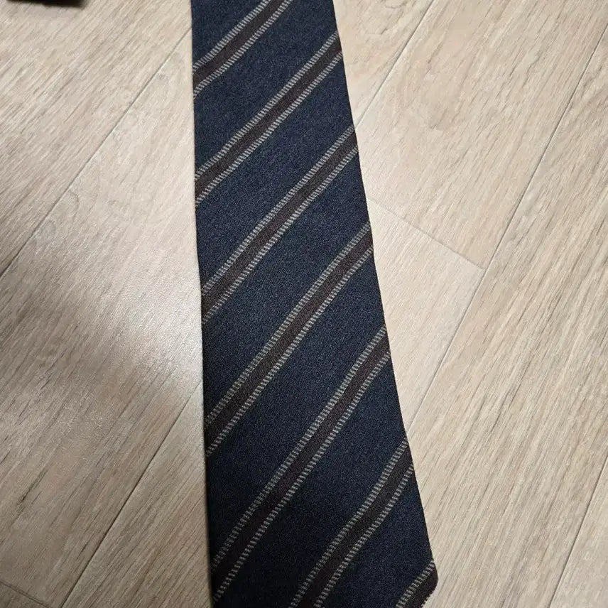 [BUNJANG] Dark Gray Striped Tie / 다크 그레이(스트라이프) 색상 넥타이 팝니다