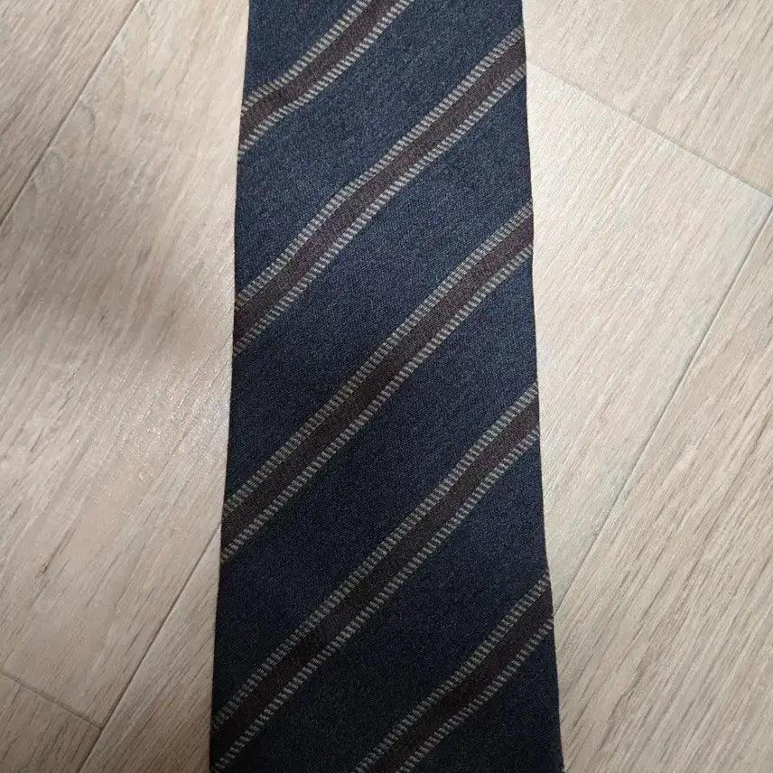 [BUNJANG] Dark Gray Striped Tie / 다크 그레이(스트라이프) 색상 넥타이 팝니다