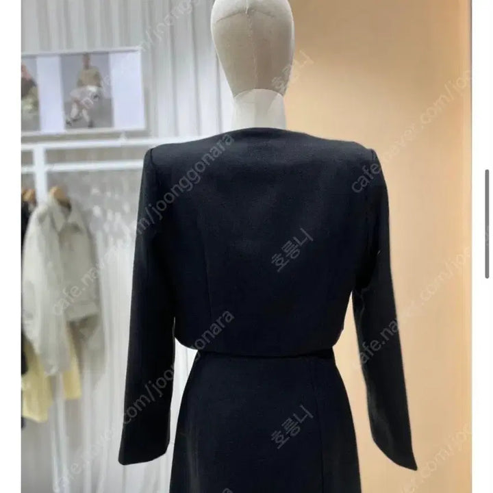 [SOLD OUT] [시착만한 새제품무방] 정가95,400원 아뜰리에나인 트위드 집업 자켓