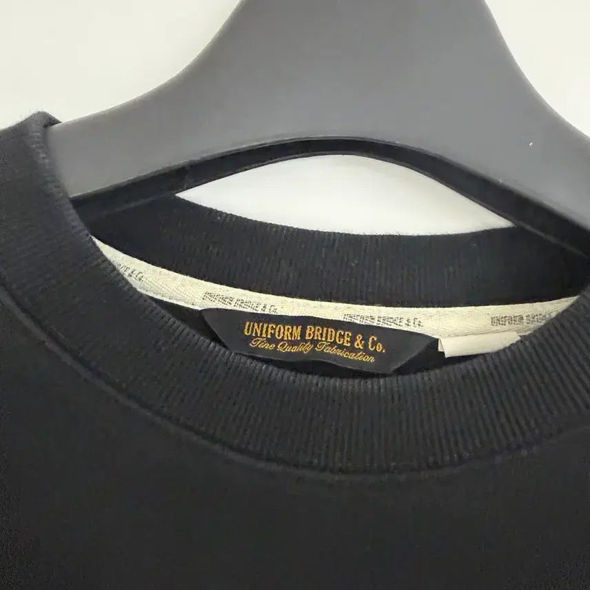[BUNJANG] Uniform Bridge 1960 Black Sweatshirt / 유니폼브릿지 1960 블랙 맨투맨