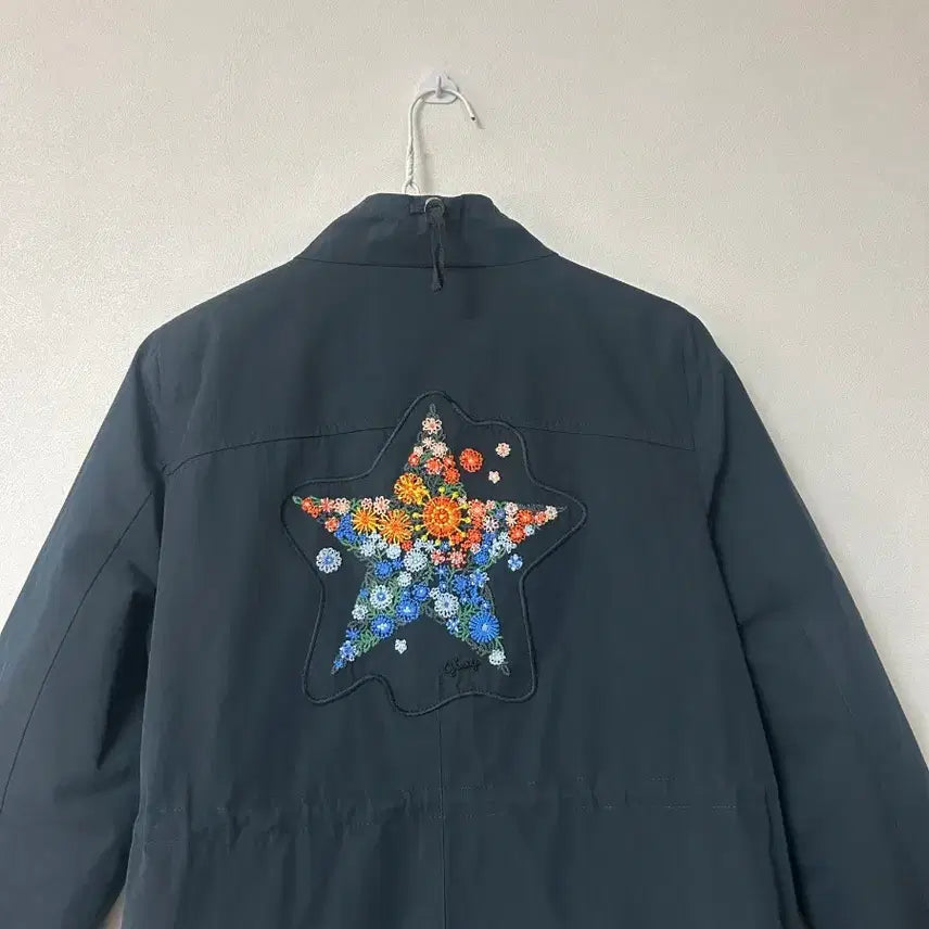 [BUNJANG] Givy Black Star Embroidered Coat / givy  기비 블랙 스타 자수 코트 66