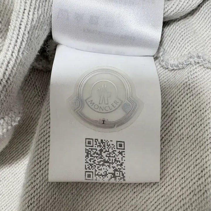 [SOLD OUT] 급처) 정품 몽클레어 삼선 라인 그레이 집업 자켓