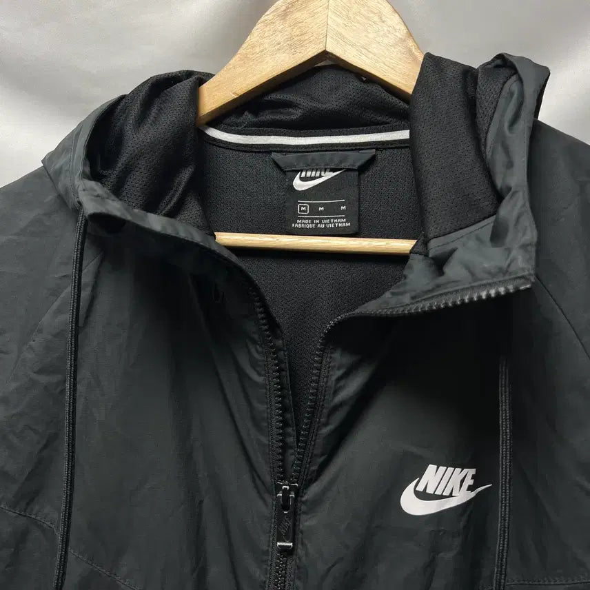 [SOLD OUT] [정품/L] 나이키 윈드러너 블랙 우븐 바람막이