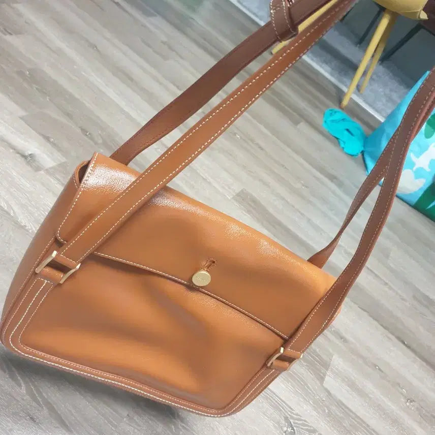 [SOLD OUT] 루에브르 가죽숄더백
