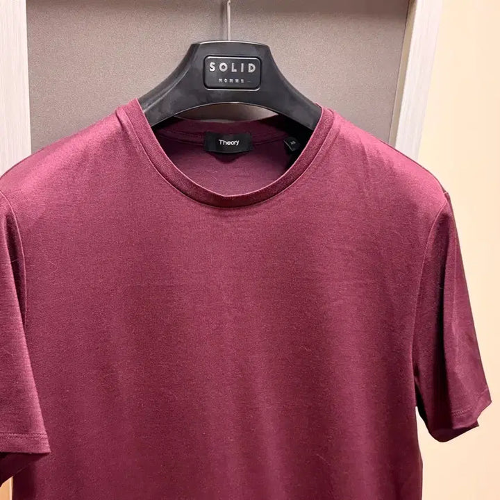 [SOLD OUT] Theory 띠어리 남성 버건디 반팔 티셔츠 XS