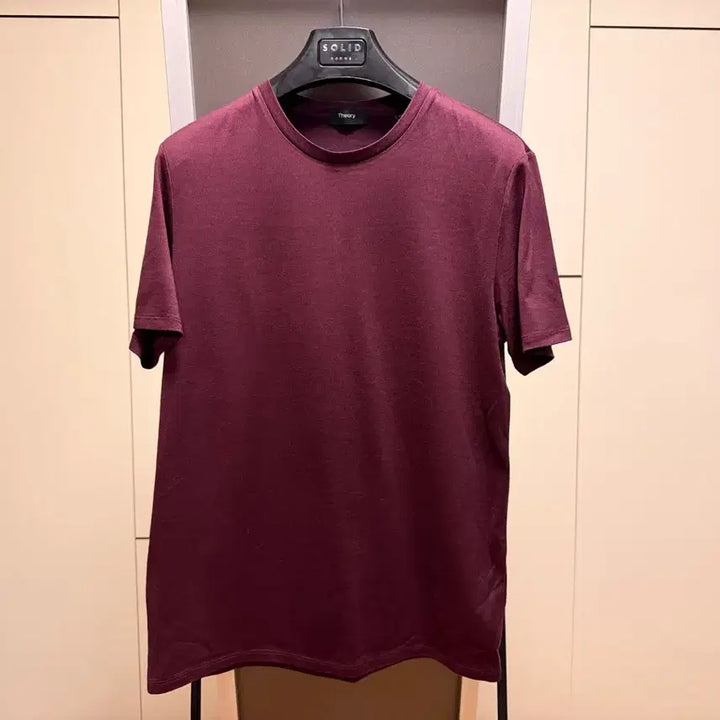 [SOLD OUT] Theory 띠어리 남성 버건디 반팔 티셔츠 XS