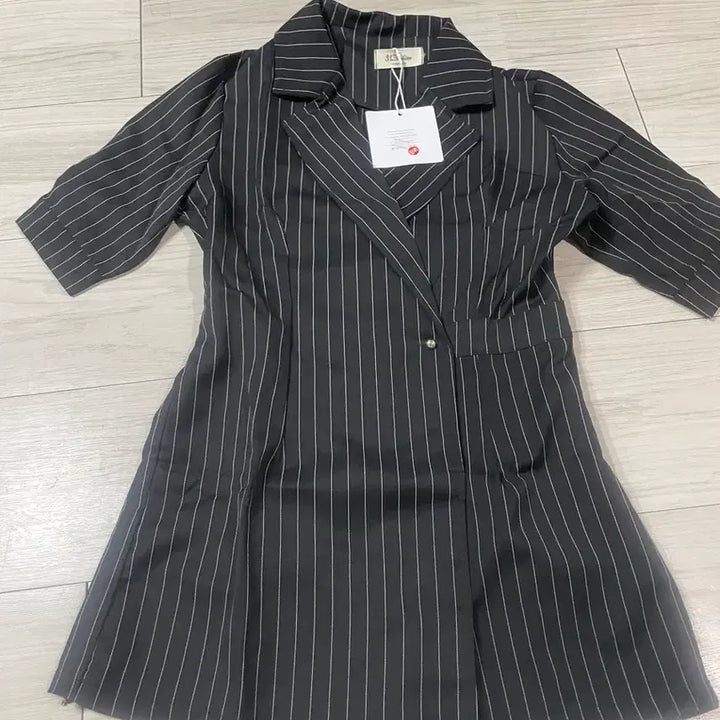 [BUNJANG] Black Striped Jumpsuit - S Size / 스트라이프  원피스  점프수트 블랙s 하객룩 오피스룩 결혼식 모임