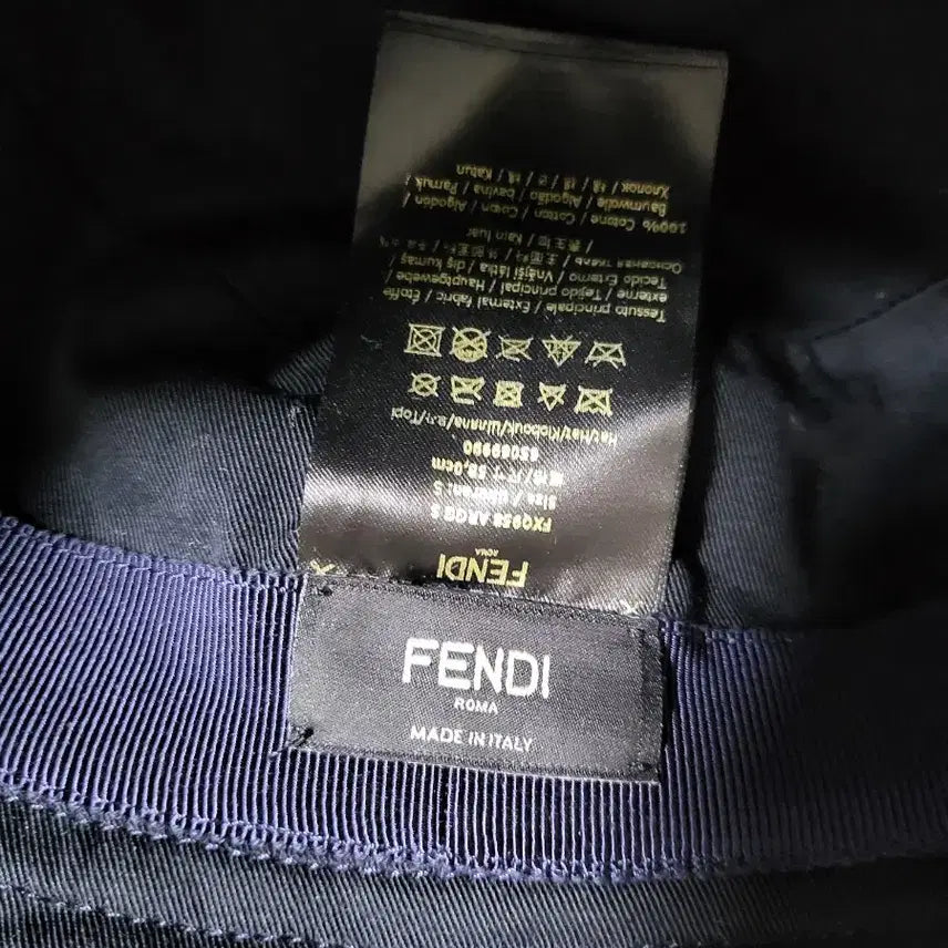 [SOLD OUT] 정품!!펜디 버킷햇 남녀착용가능해요.F