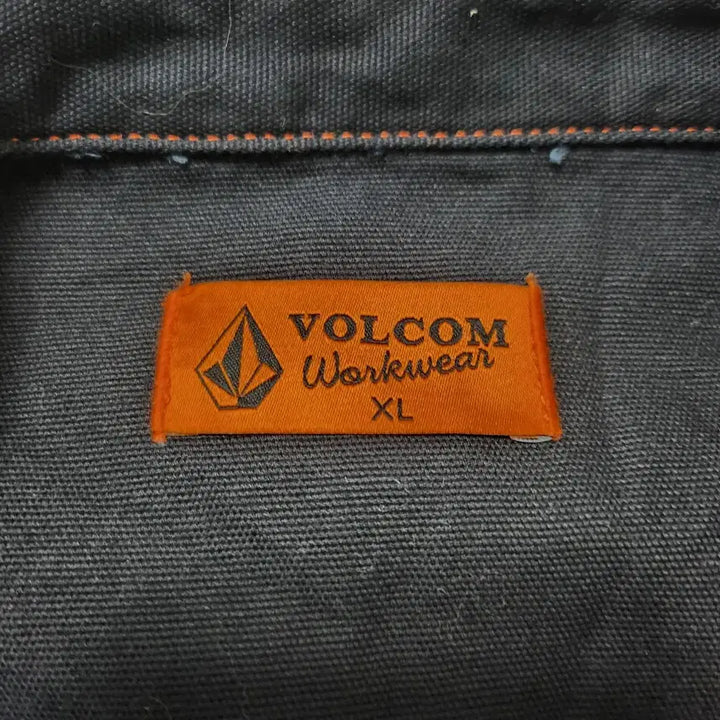 [SOLD OUT] 볼컴 블랙 긴팔 셔츠