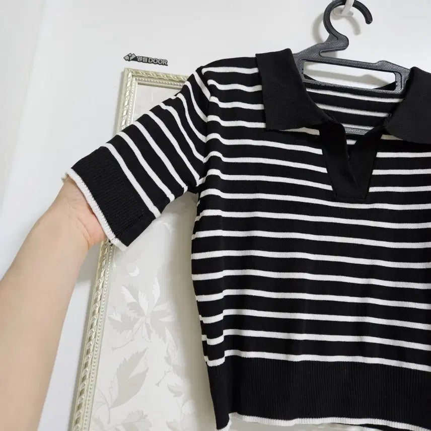 [BUNJANG] Stripe Collar Half-Sleeve Crop Knit / 미착용 카라넥 스트라이프 반팔 크롭 니트