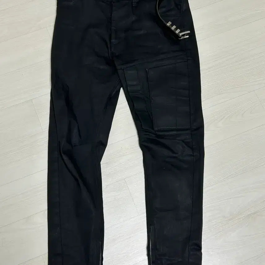 [SOLD OUT] Julius 율리우스 19-20fw 코티드 탄창카고 팬츠 2size