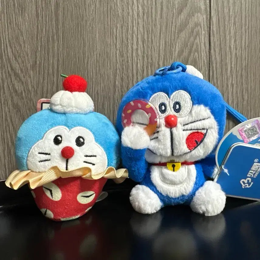 [BUNJANG] Doraemon Cupcake Donut Keyring Bundle Set / (2개일괄) 도라에몽 컵케이크 도넛 키링 인형 세트