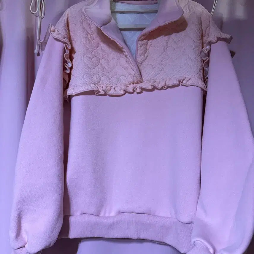 [BUNJANG] Pink Heart Quilted Sweatshirt / 사랑스러운 하트 맨투맨 핑크 하트퀄팅