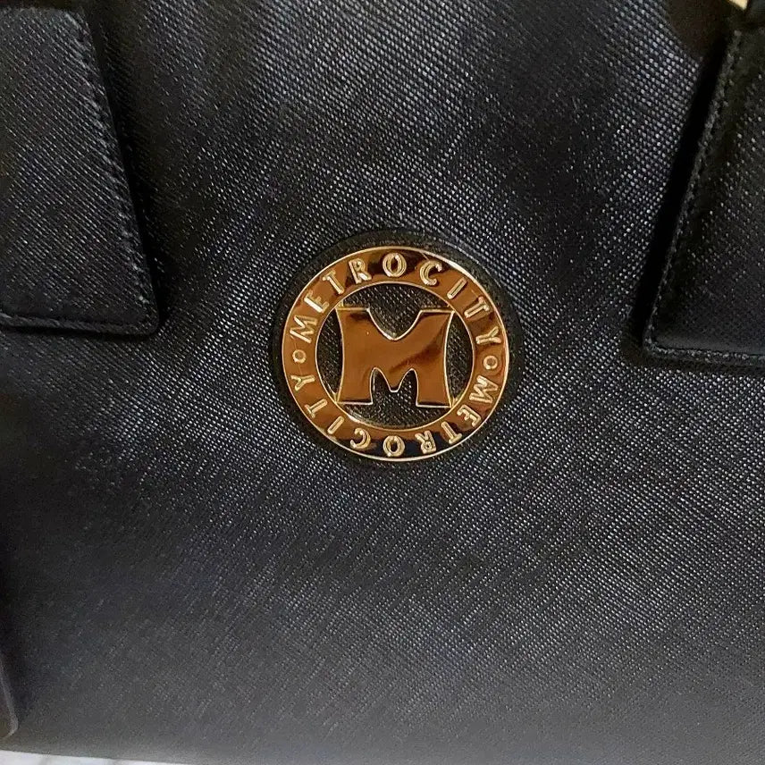 [BUNJANG] Metrocity Black Square Tote Shoulder Bag / 메트로시티 블랙 사각 토트백 숄더백 태슬참