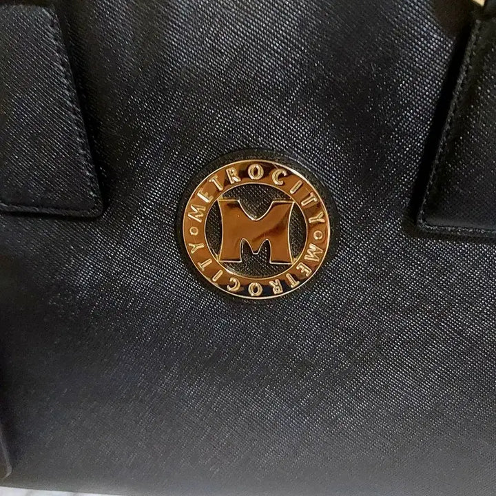 [BUNJANG] Metrocity Black Square Tote Shoulder Bag / 메트로시티 블랙 사각 토트백 숄더백 태슬참