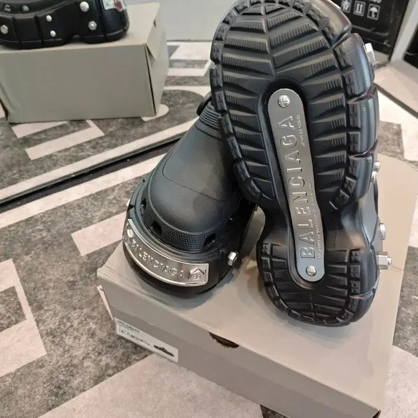 [BUNJANG] Crocs Balenciaga Hardcrocs Shoes / 크록스 발렌 하드크록스 거의 새상품입니다