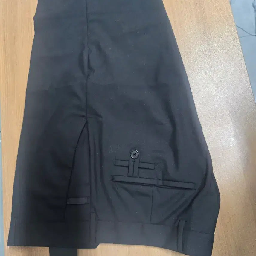 [SOLD OUT] 프라다남성울정장바지블랙