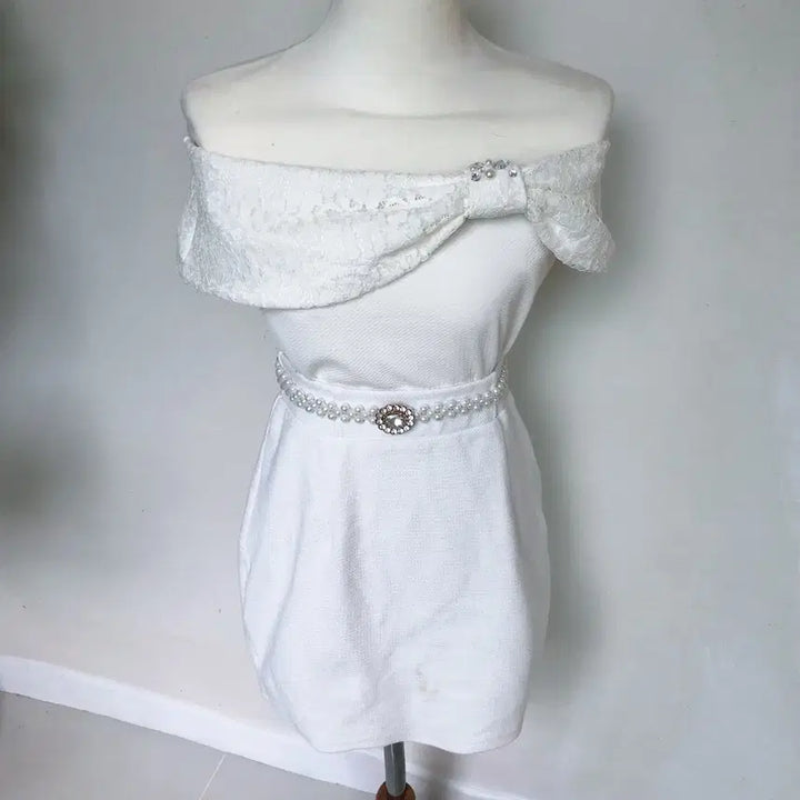 [BUNJANG] Cecil McBee White Off-Shoulder Two-Piece Set / 스나계 세실맥비 화이트 오프숄더 투피스 / 그레일 앙크루즈 갸루
