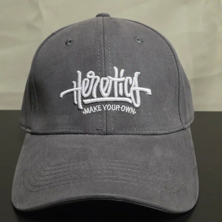 [BUNJANG] Unisex Graffiti Embroidered Logo Baseball Cap / 남녀공용 그래피티 자수 로고 볼캡