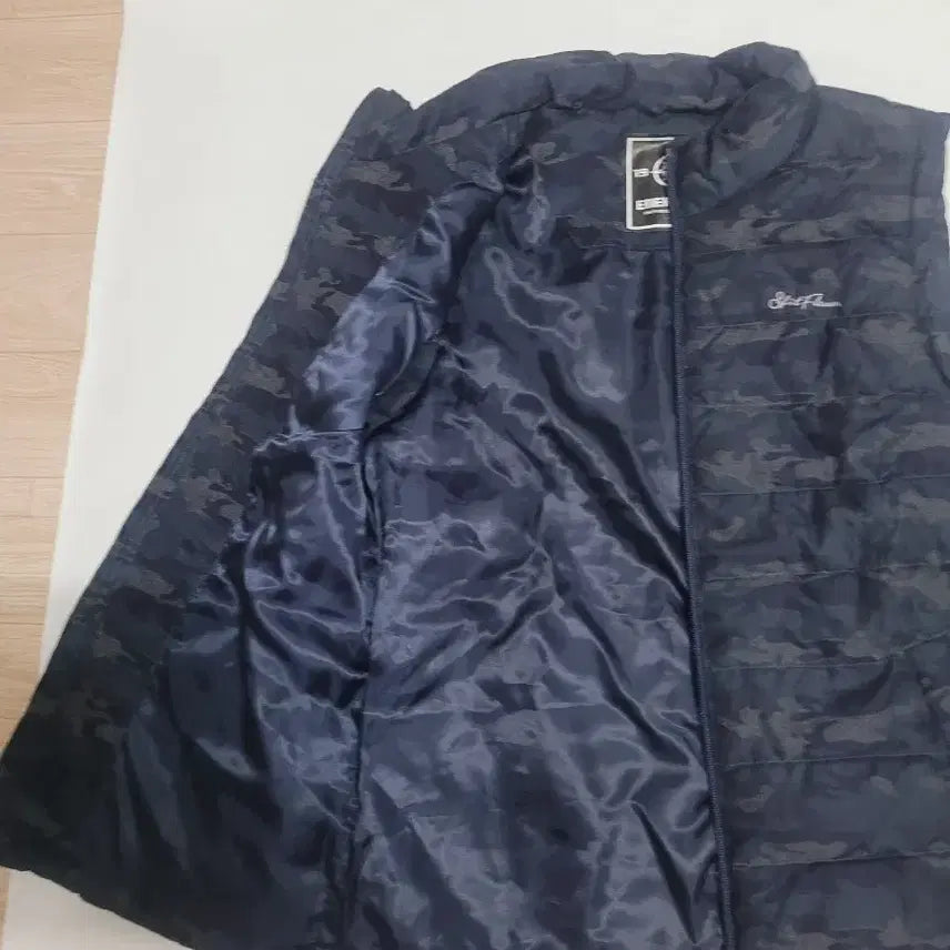 [BUNJANG] Split Flavor Camo Padded Vest / Split Flavor 카모 패딩 조끼