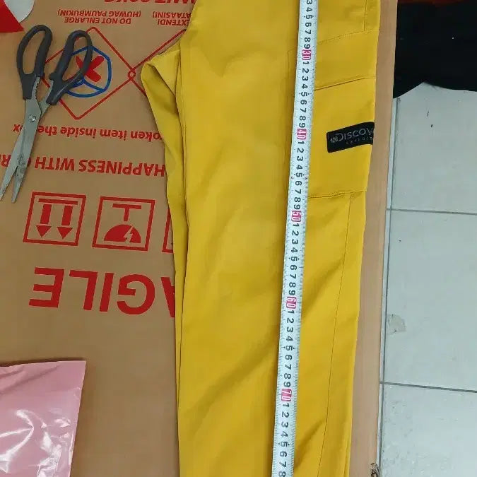 [BUNJANG] Discovery Yellow Cargo Jogger Pants / 디스커버리 옐로우 카고 조거팬츠