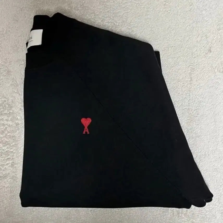 [BUNJANG] AMI Paris Small Heart Logo Sweatshirt XL / 아미 스몰 하트 로고 맨투맨 (XL)