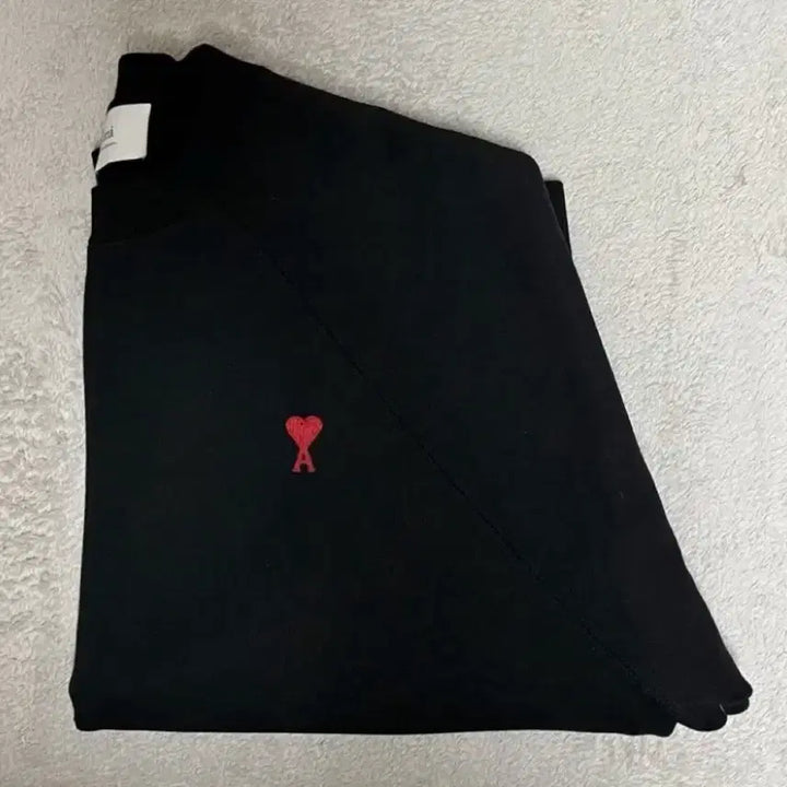 [BUNJANG] AMI Paris Small Heart Logo Sweatshirt XL / 아미 스몰 하트 로고 맨투맨 (XL)