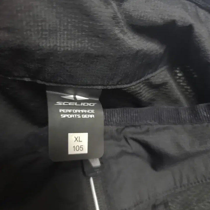 [SOLD OUT] 스켈리도 블랙 바람막이 XL