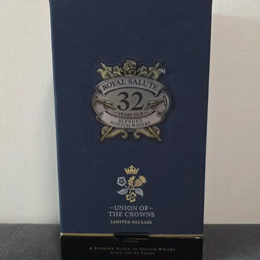[SOLD OUT] 로얄살루트 32년산 위스키 공병
