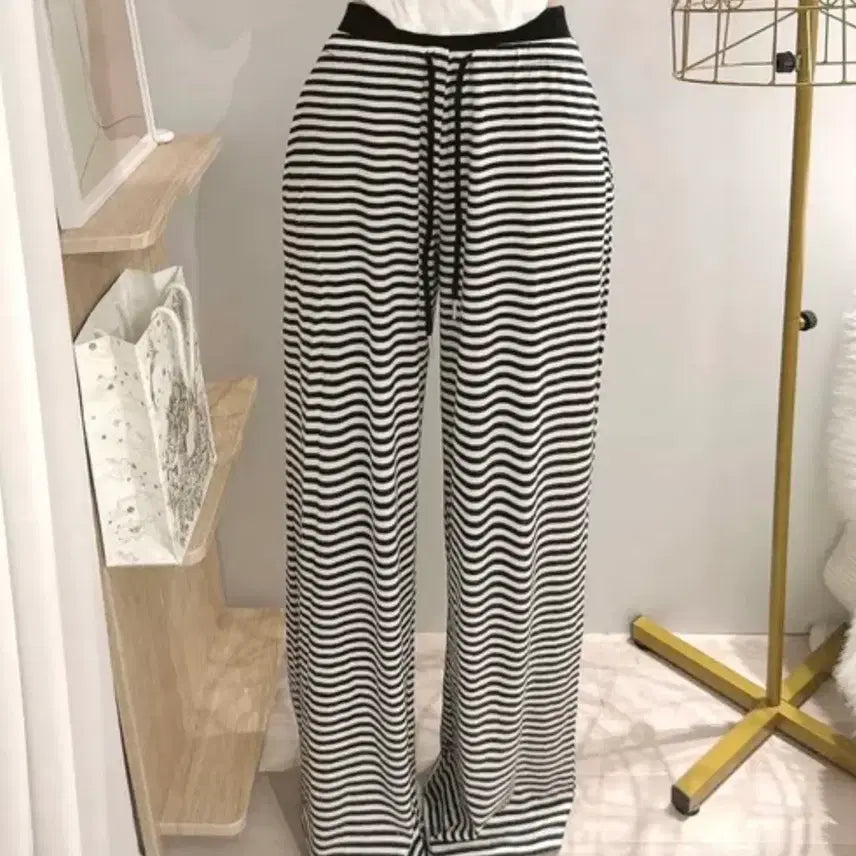 [BUNJANG] Striped Wide Training Pants / 스트라이프 와이드 트레이닝 팬츠