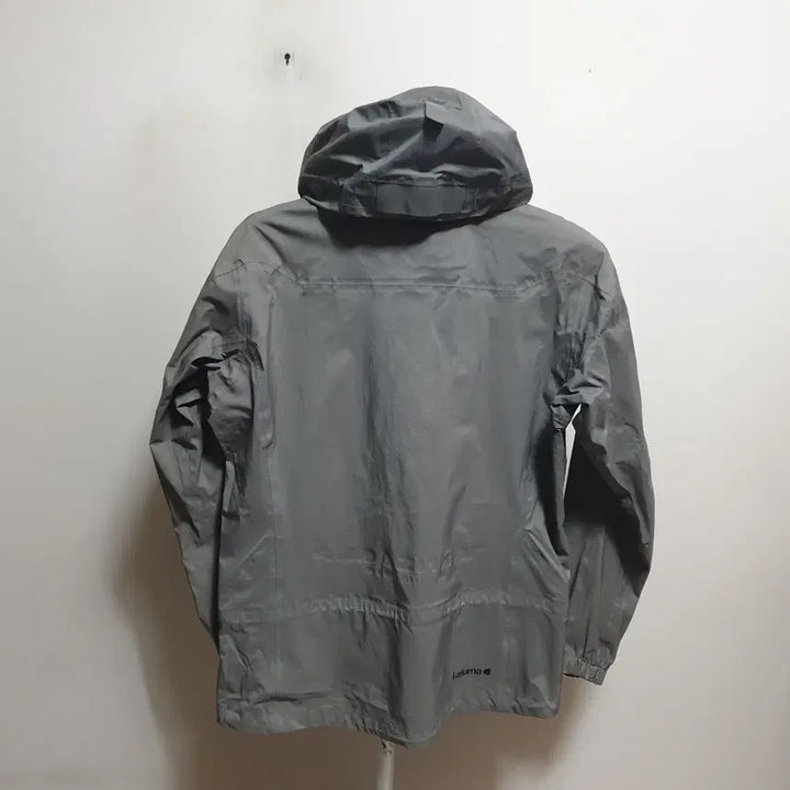 [BUNJANG] Lafuma Hooded Windbreaker Jacket (Size 100) / 라푸마 후드바람막이점퍼/100