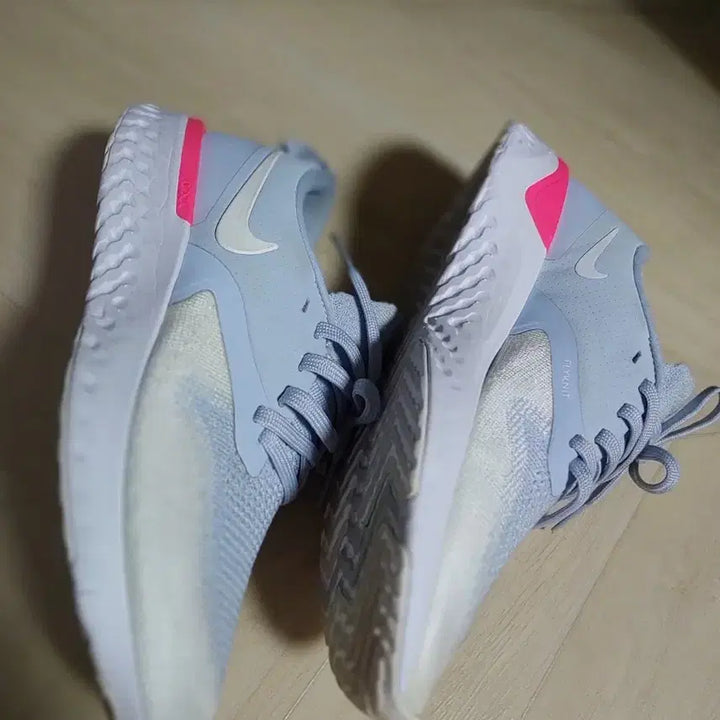 [BUNJANG] Nike React Running Shoes Blue/Pink 240 / NIKE  나이키 리액트 런닝화 블루/핑크  240