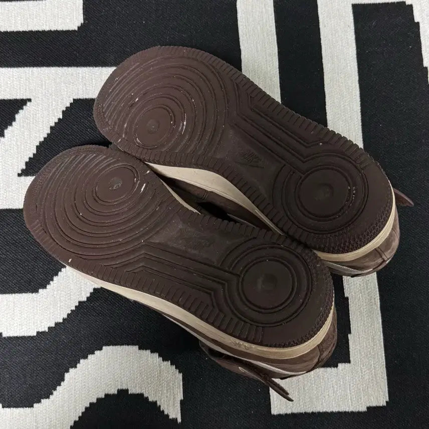 [BUNJANG] Nike Air Force 1 Mid Chocolate Sneakers / 나이키 에어포스 1 미드 초콜릿 285