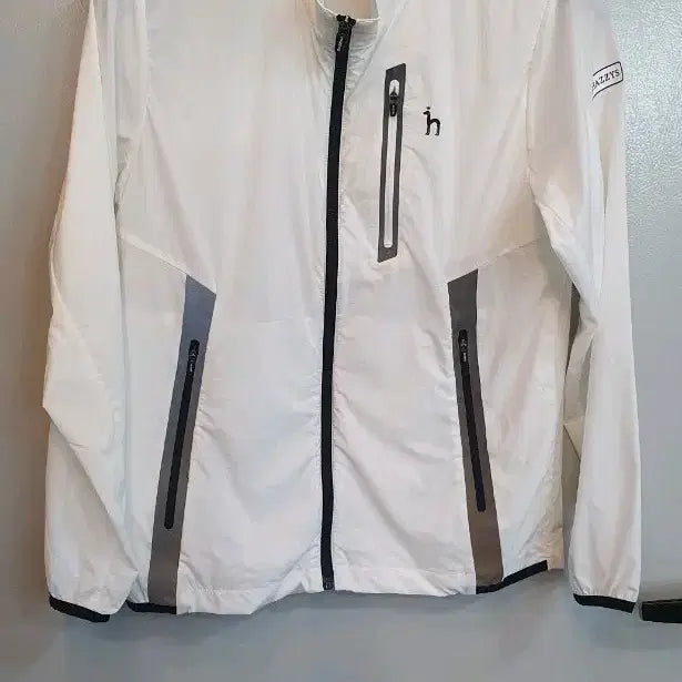 [BUNJANG] HAZZYS White Thin Windbreaker / HAZZYS 신형 헤지스 화이트 얇은바람막이
