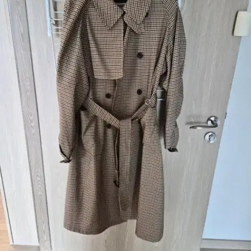 [SOLD OUT] 체크 트렌치 코트ㅡ새옷